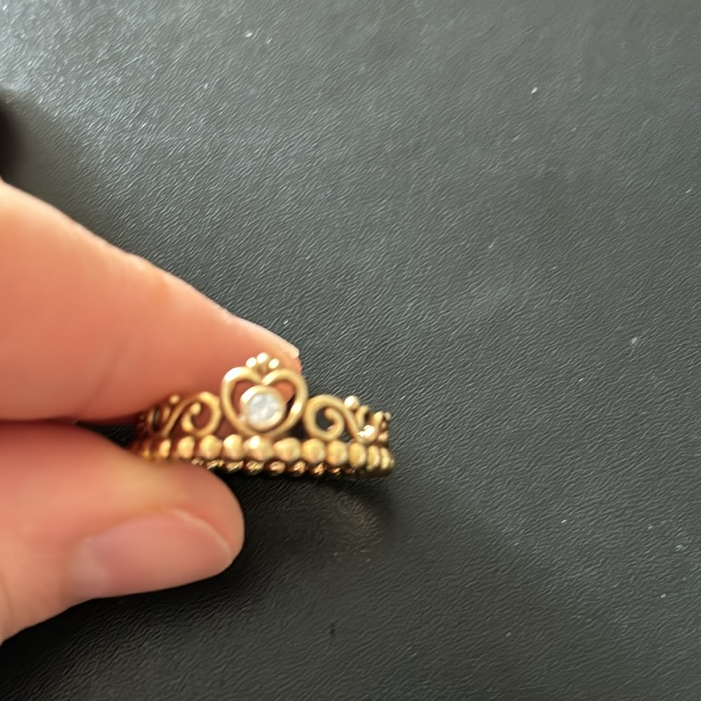 Pandora princess tiara ring in gold color size 9